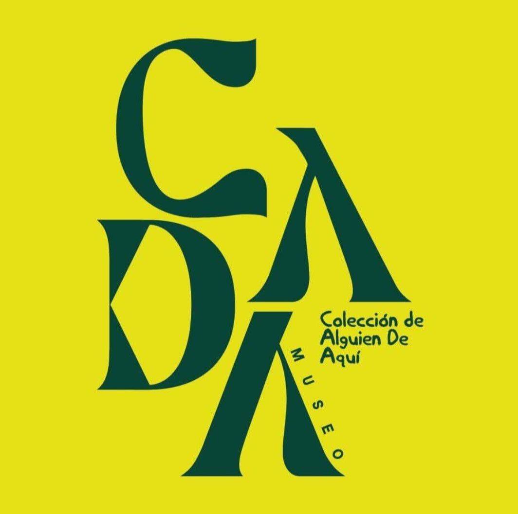 coleccion de alguien de aquí Logo